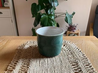 Large green speckled planter
